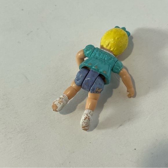 Playskool 1991 Vintage Victorian Dollhouse Baby Replacement Flawed Paint Wear - Picture 2 of 10